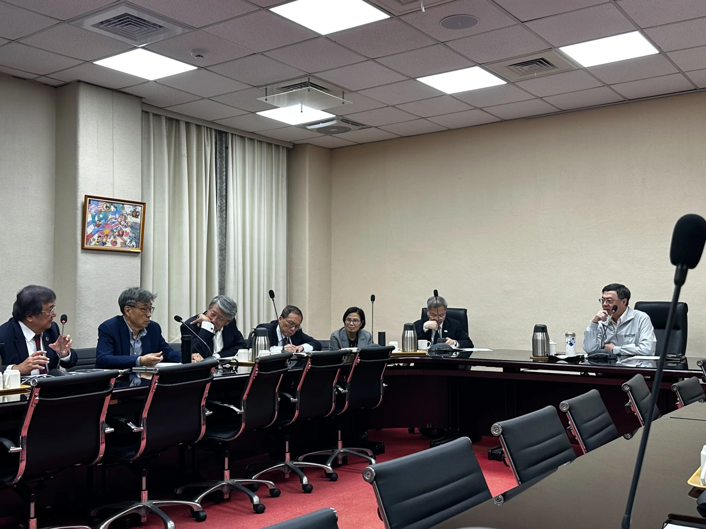 行政院長卓榮泰下午急找各部會商討關稅對策。行政院提供