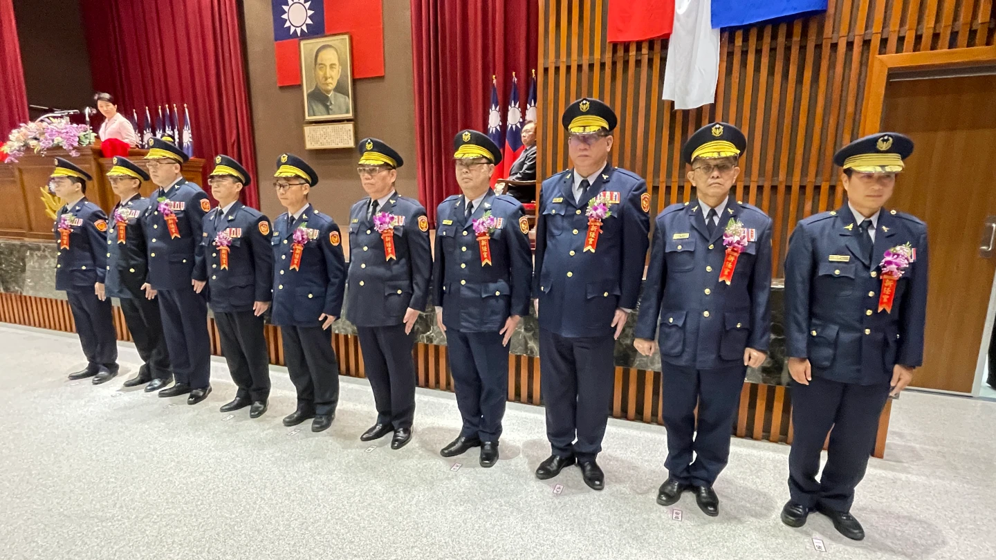 台中市警局今天舉辦新卸任局長、分局長、大隊長布達交接典禮。王煌忠攝