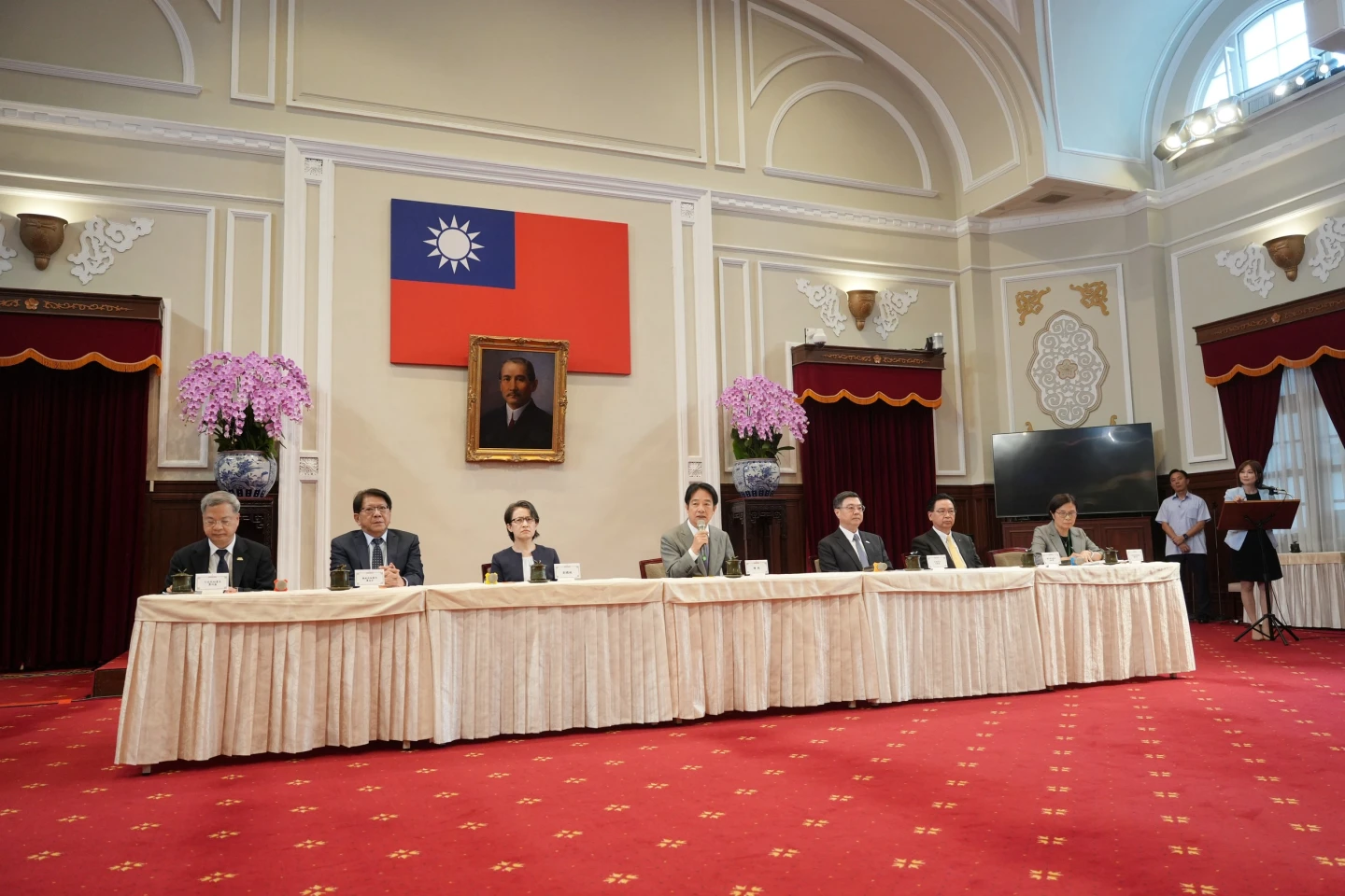 總統賴清德舉行記者會,回應美國關稅議題。陳卓邦攝