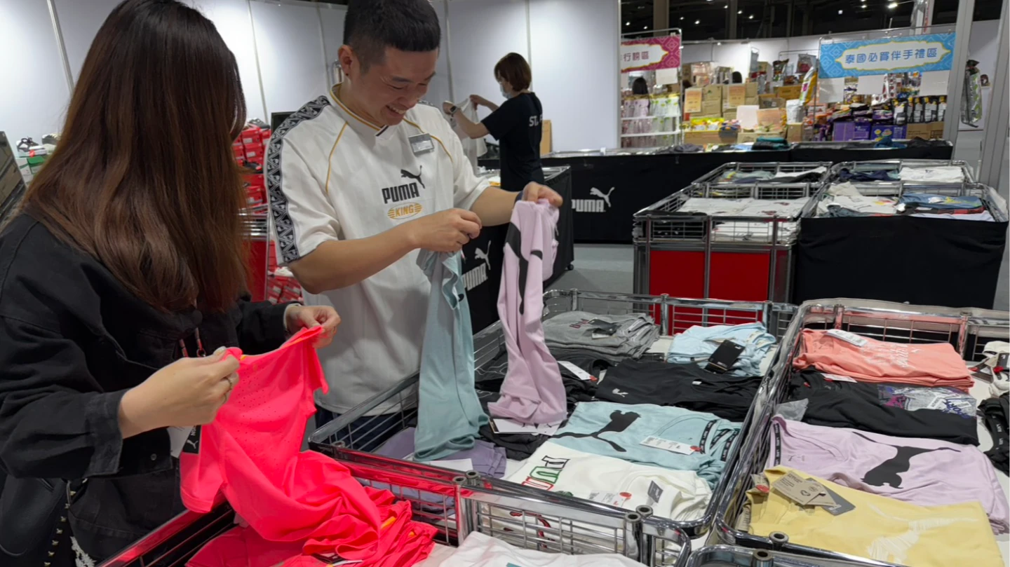 PUMA鞋款兩雙5折、服飾3件再7折。新光三越提供