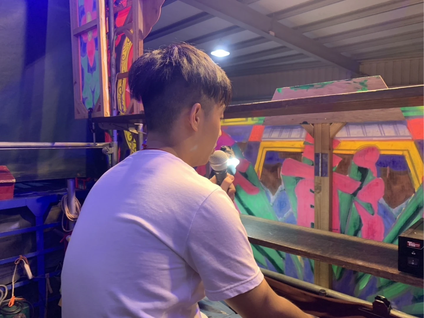 教育部台灣台語語言能力認證考試登場,中度腦麻的考生蕭同學從小接觸布袋戲,希望把台語用於傳統藝術或語言傳承,也來報考。教育部提供