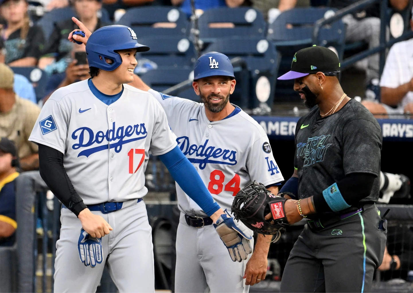 道奇隊大谷翔平(左)單場敲出雙安,終結連2場比賽無安打小低潮。美聯社