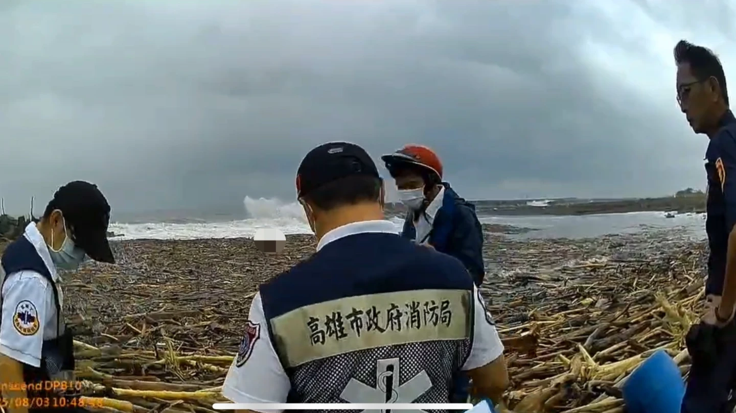 黃姓女子的遺體今天在林園區的高屏溪出海口被發現。讀者提供