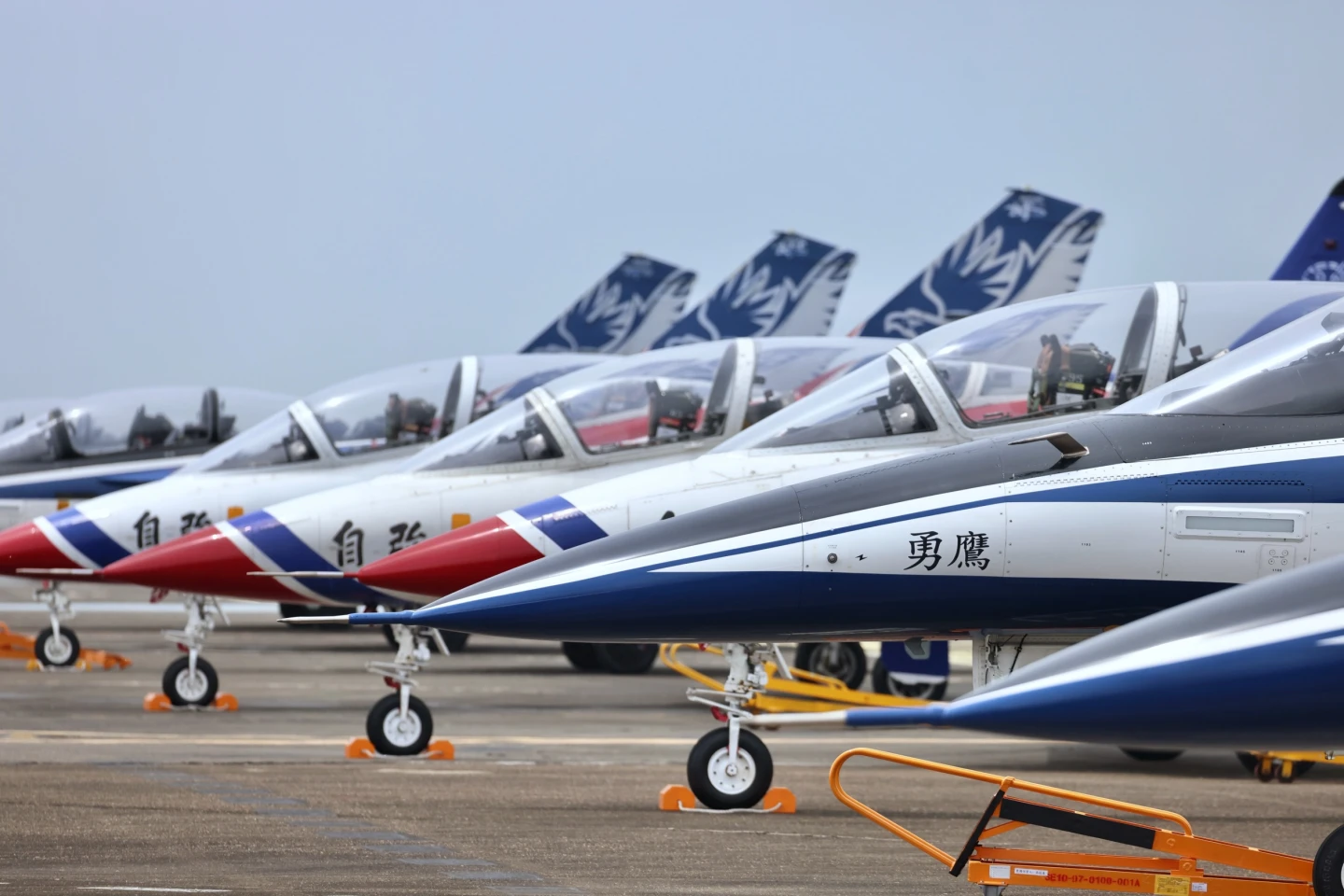 雷虎AT-3交棒勇鷹高教機。林林攝