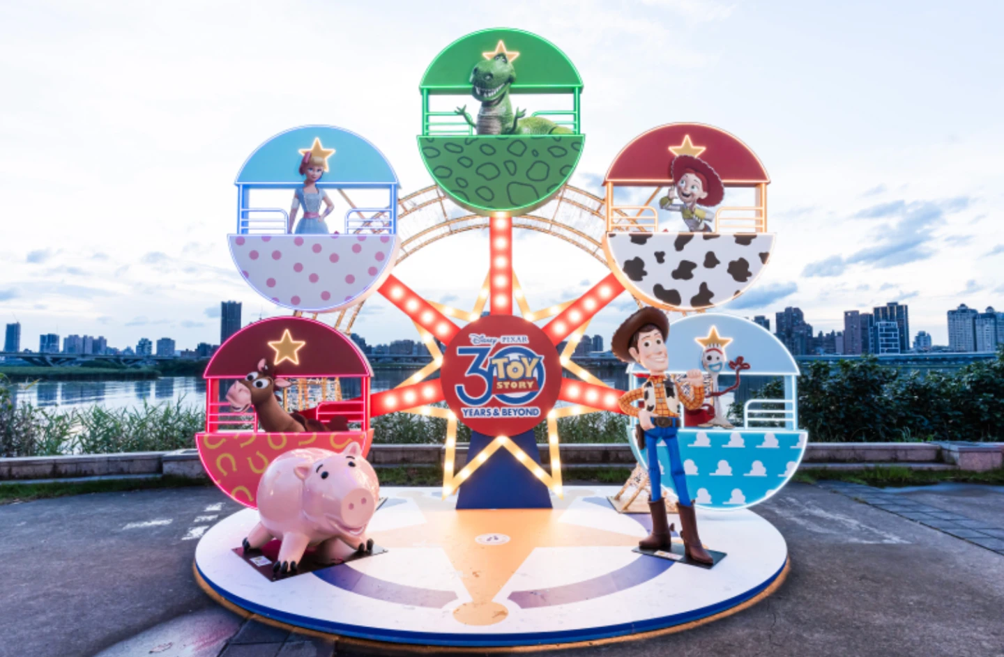 玩具總動員摩天輪必拍。台北市觀傳局提供