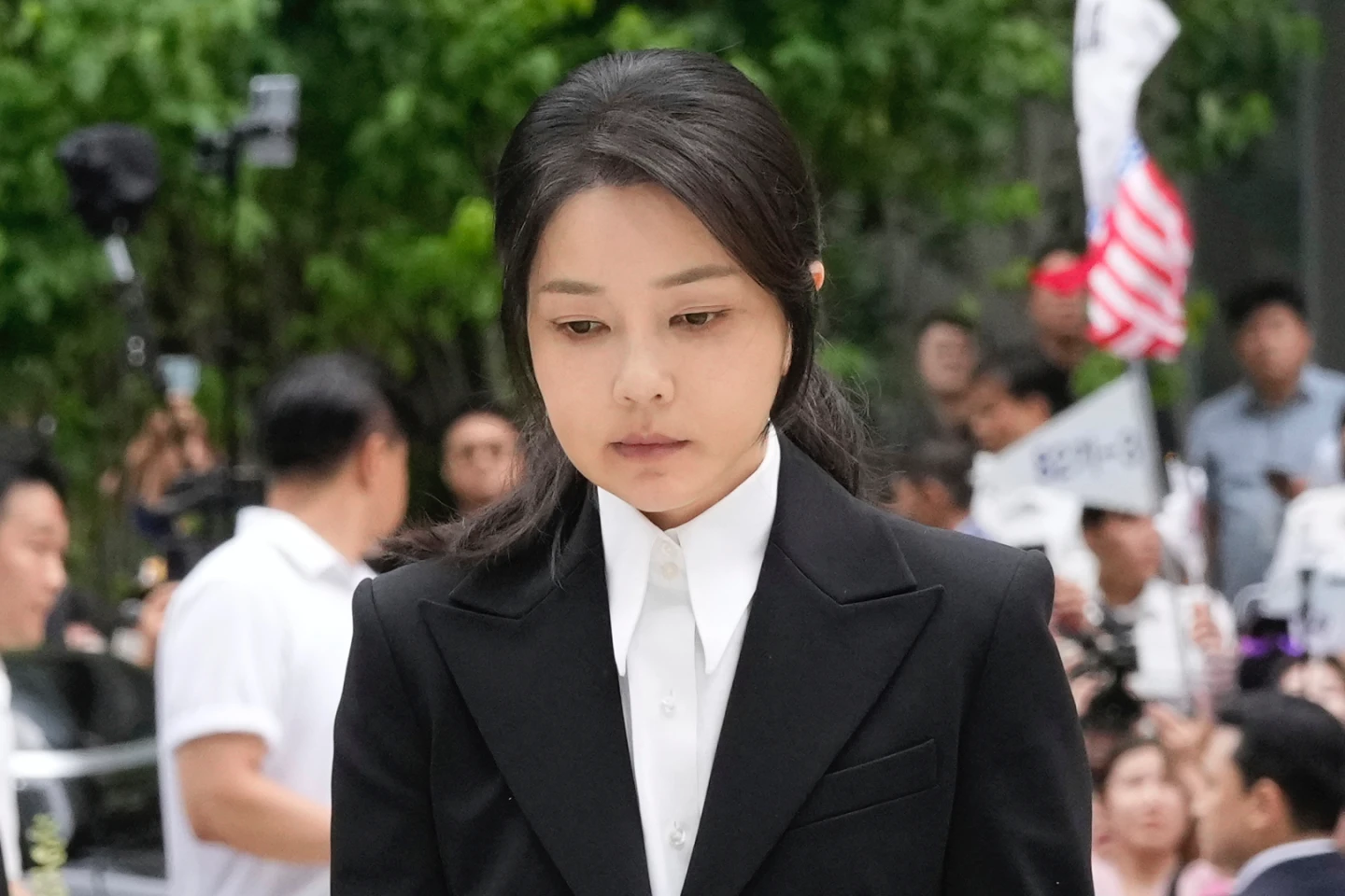 金建希對造成的紛擾感到抱歉。美聯社