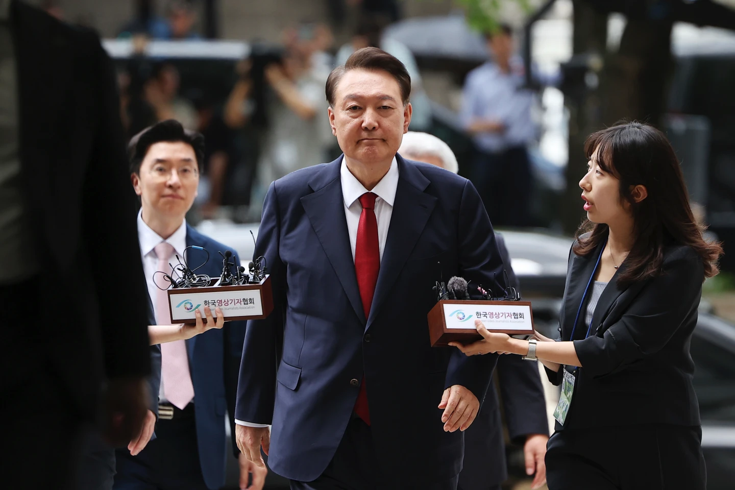 尹錫悅7月9日在首爾出庭,參加特別檢察官要求審查其逮捕令的聽證會。美聯社