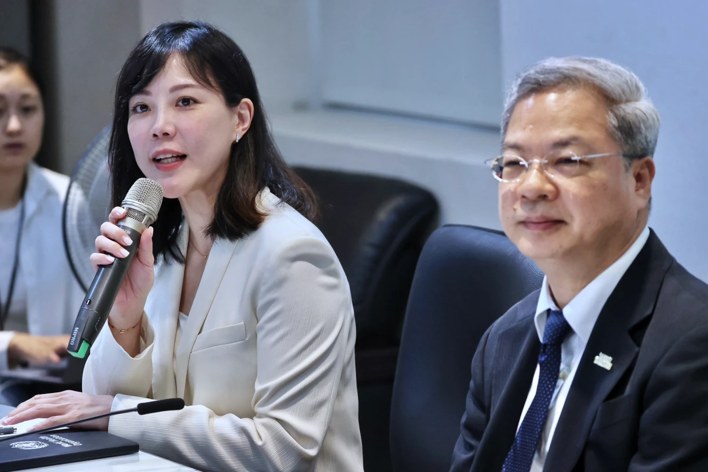政院發言人李慧芝、龔明鑫。林林攝