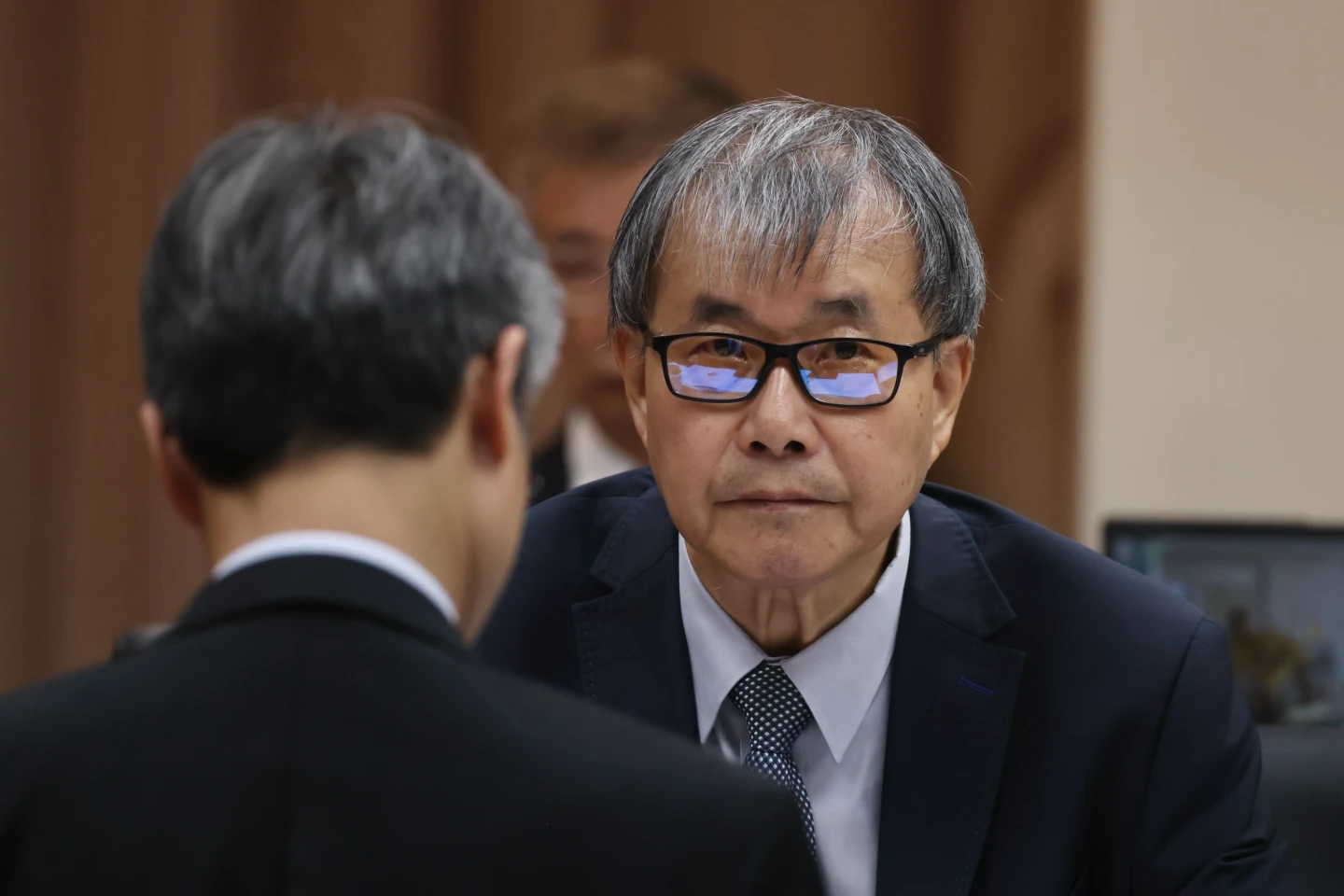 教育部次長葉丙成因性平案請假接受調查,教育部長鄭英耀今天表達,盼盡快完成調查。林林攝