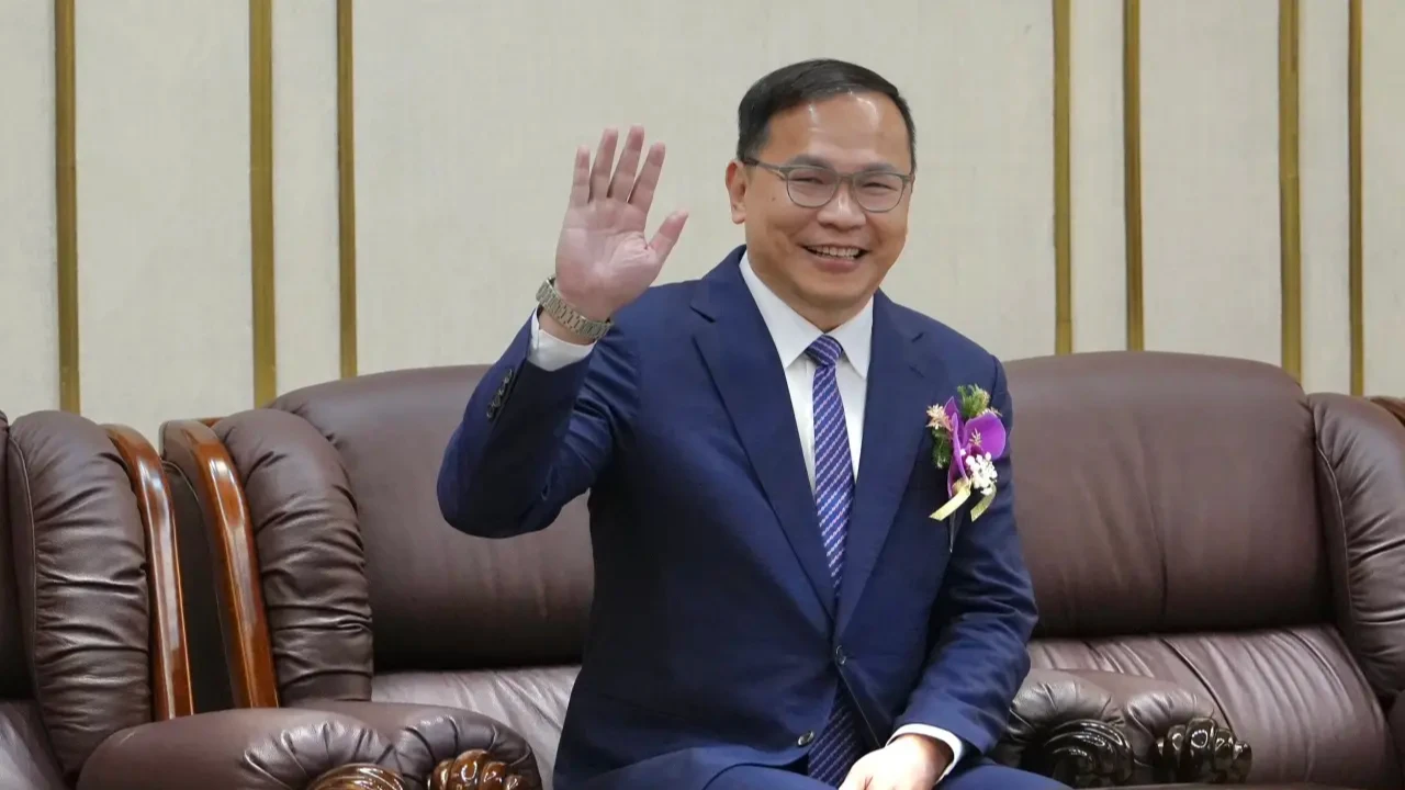王義川嘲諷盧秀燕勘災妝容,不僅全網大逆風,連黨內同志都不挺,發聲明譴責「我們不要厭女的台派」。資料照片/林林攝
