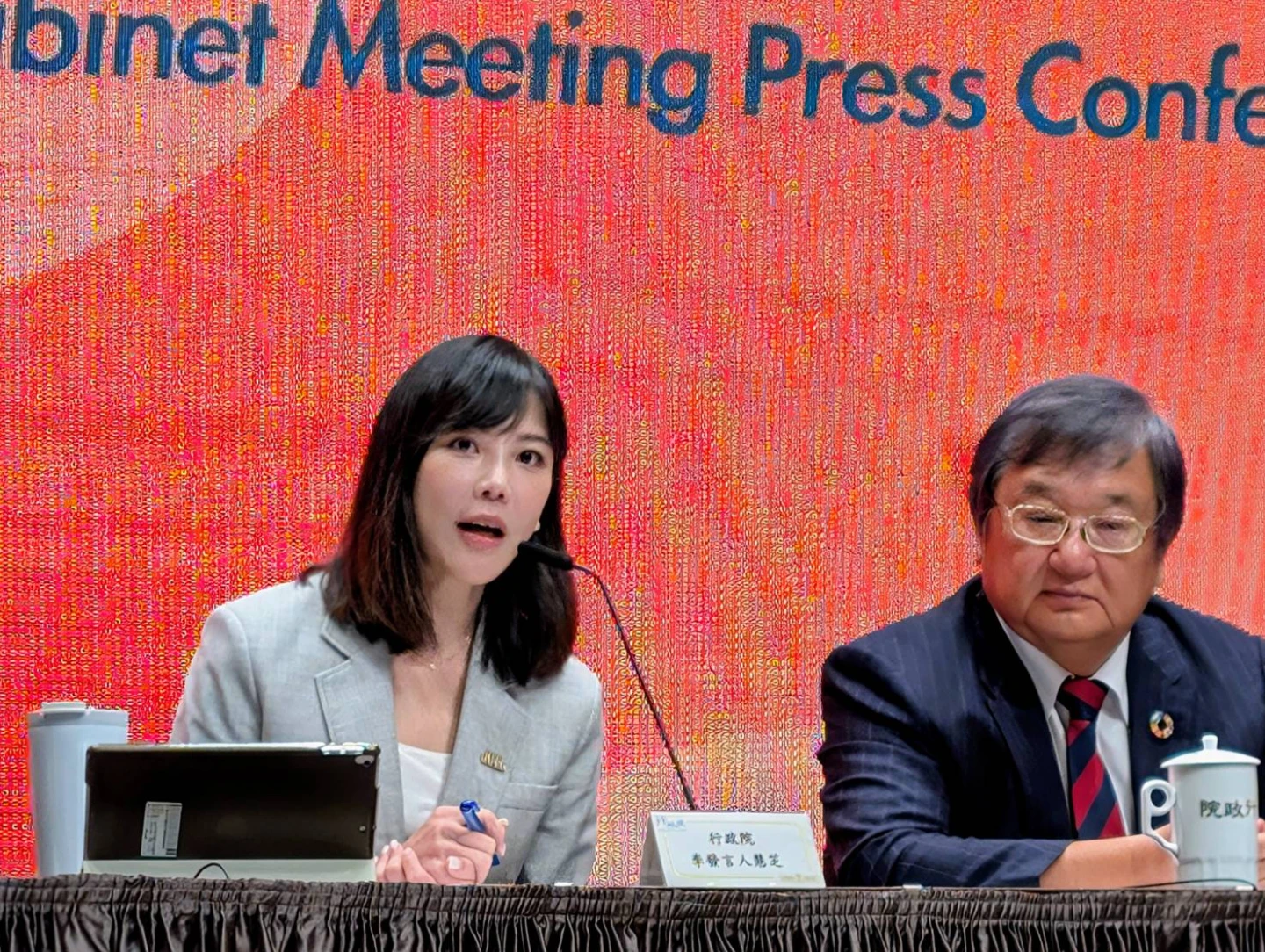 政院發言人李慧芝回應媒體提問。施智齡攝