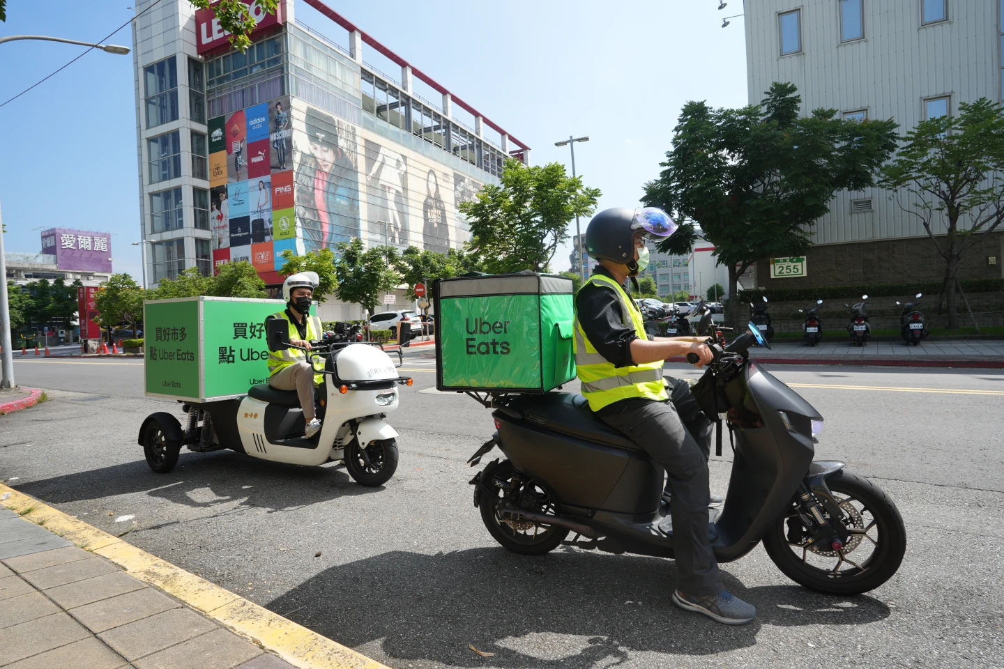 Uber Eats全新二輪、三輪車亮相。陳卓邦攝