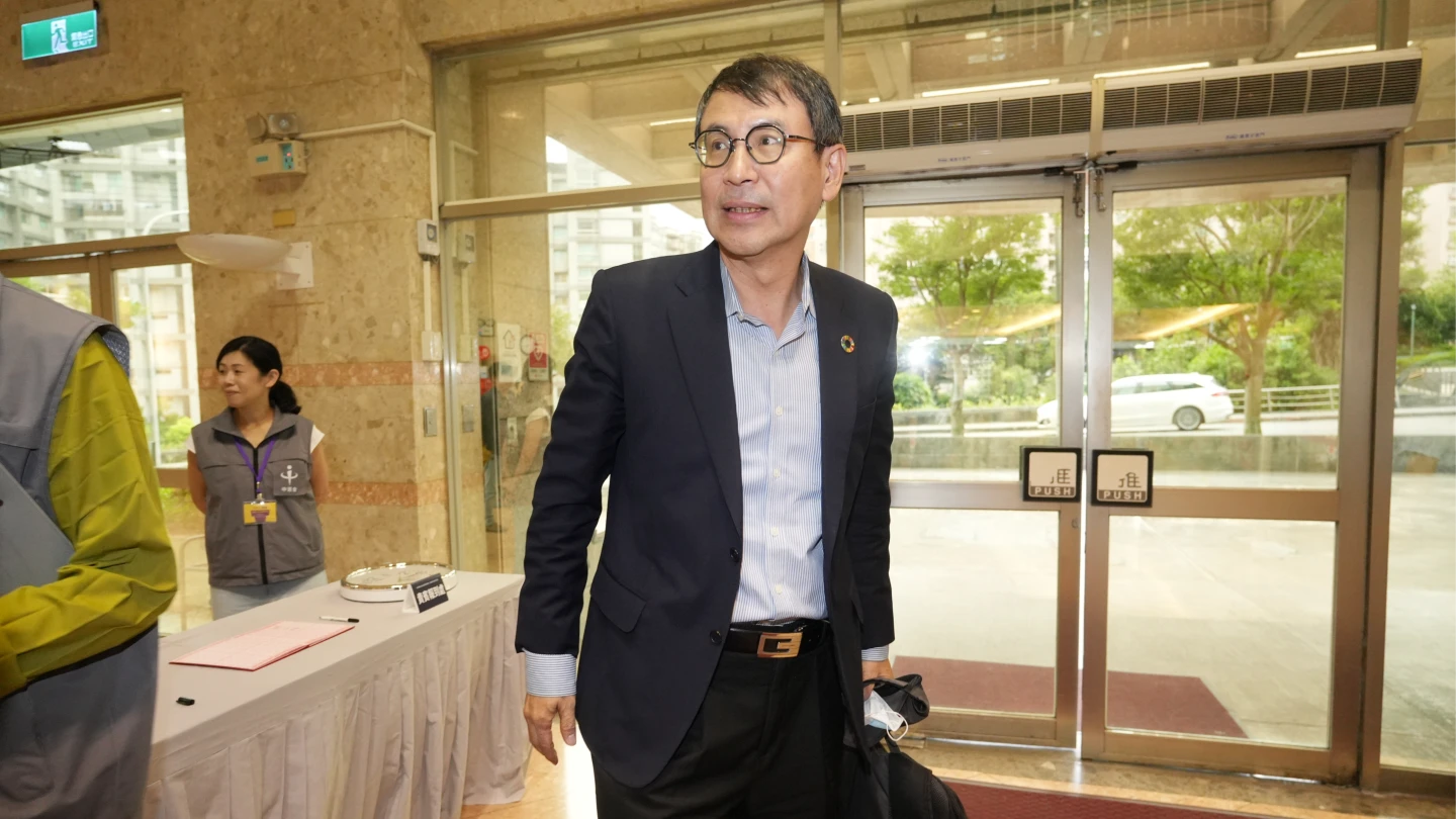 反方代表、行政院能源及減碳辦公室副執行長林子倫。陳卓邦攝