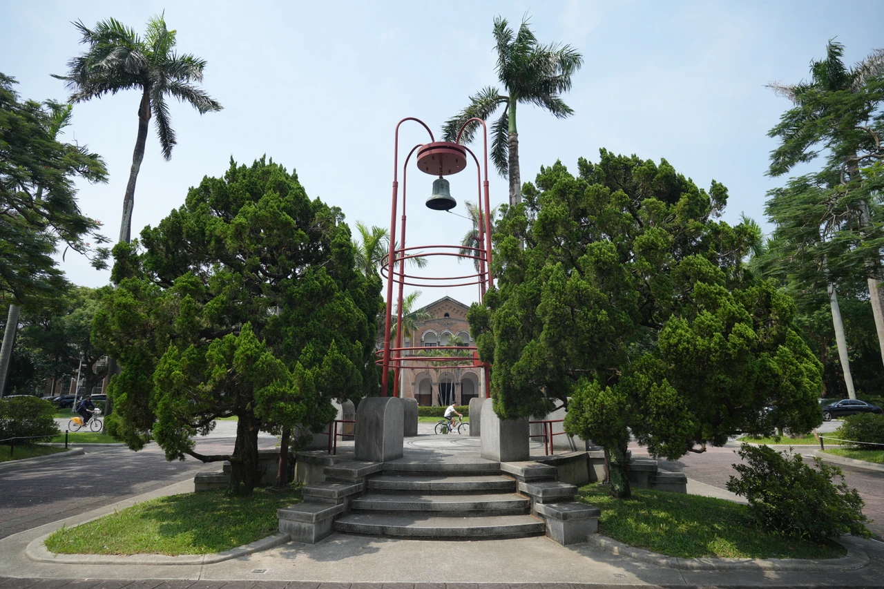 匿名網友「賭上大氣系招牌預測颱風假」　今請雞排放鴿子、台大校方回應了