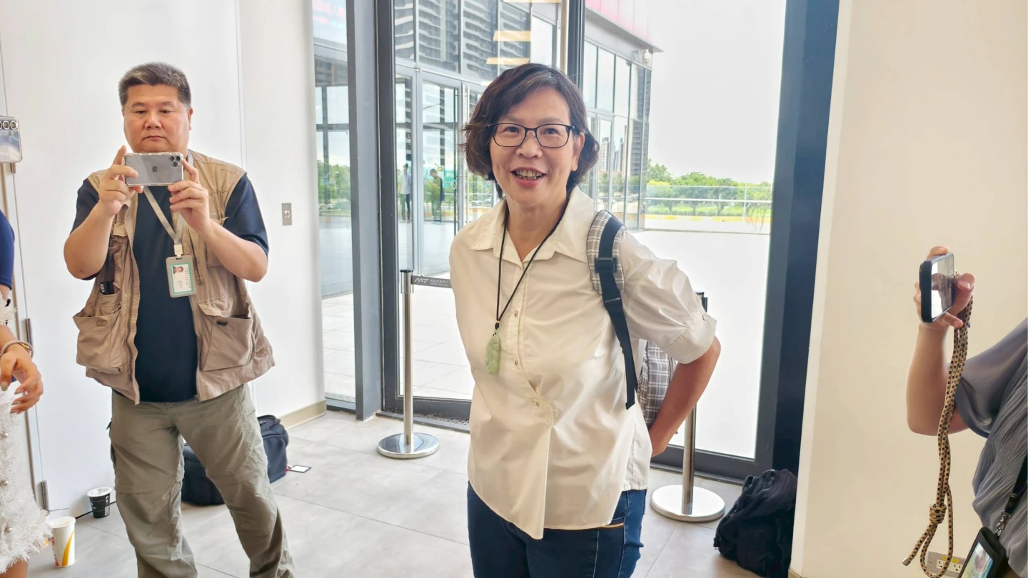 待2小時快閃!蔡壁如:有其他行程卡到。葉志明攝