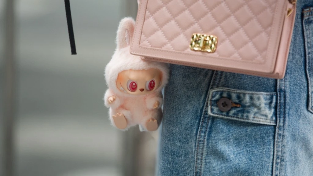 相信嗎？Labubu熱潮預告經濟衰退來了　專家認「口紅指數」翻版