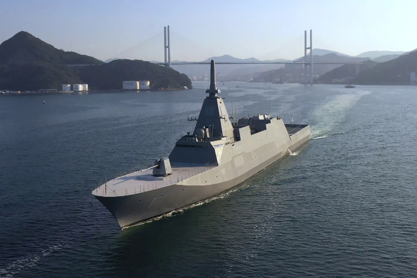 澳洲國防軍8月5日發布日本海上自衛隊護衛艦「最上級」(FFM-1)護衛艦航行照片。分析師指出,澳洲向日本採購頂級戰艦,對兩國來說都是利多。法新社