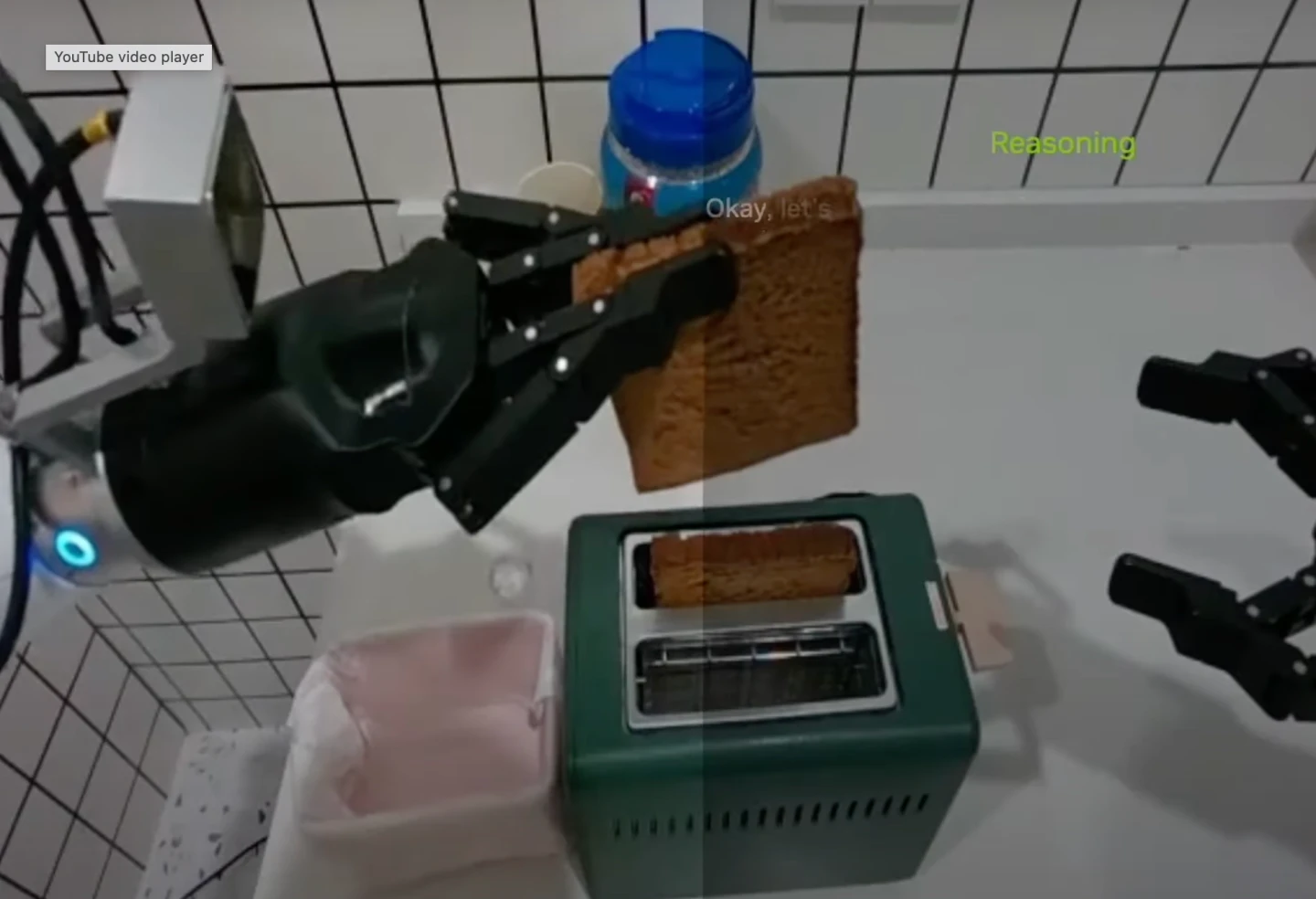 輝達Cosmos Reason模型能使讓機器人和AI具身代理「像人類一樣推理」,並在真實世界中採取行動。翻攝輝達影片