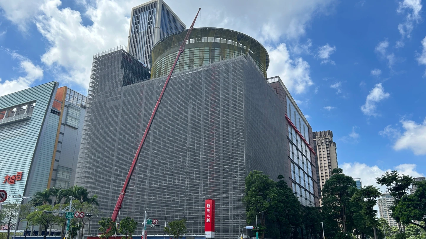 台中新光三越中港店目前已進入最後修復階段,力拼下月底復業。業者提供