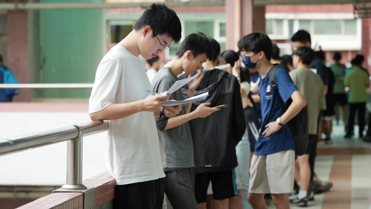 大學分科測驗在上月11、12舉行。圖為分科測驗考生,陳卓邦攝