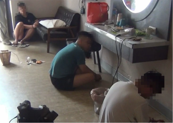 7間租賃車業者涉嫌勾結高利貸業者,冒用借貸人身分租車,上月國道警兵分多路搜索5縣市據點、公司,逮捕14人依法送辦。翻攝畫面