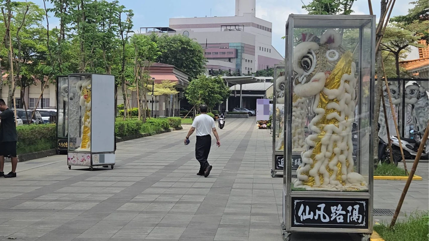 許多喪家會在高雄市立殯儀館舉辦告別式。王勇超攝
