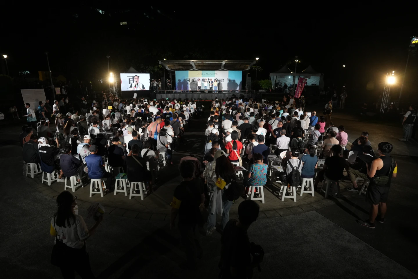 現場椅子幾乎坐滿。陳卓邦攝