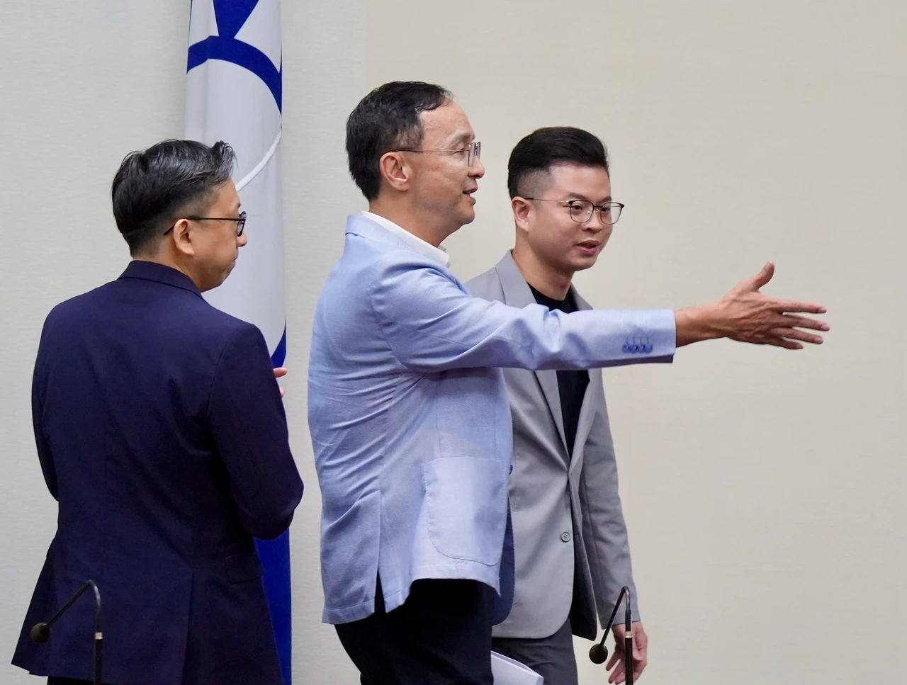 國民黨主席朱立倫宣布交棒。梁建裕攝
