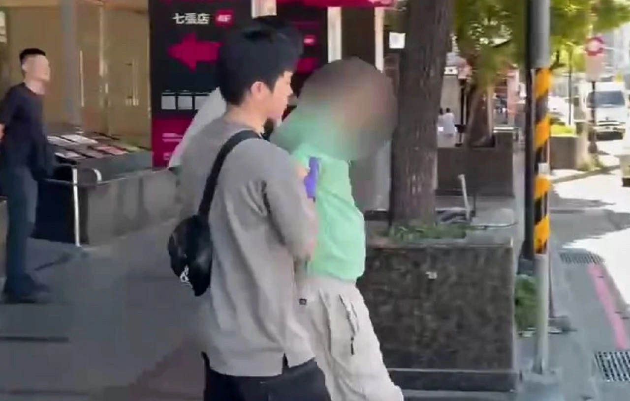 警方循線逮捕縱火嫌犯。翻攝畫面