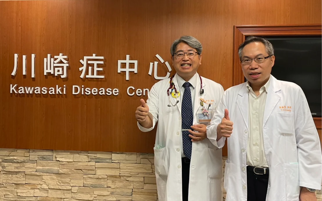貝可安AI診斷川崎症準確性超過9成。左為郭和昌教授,右為黃瀛賢教授。安特羅生技提供