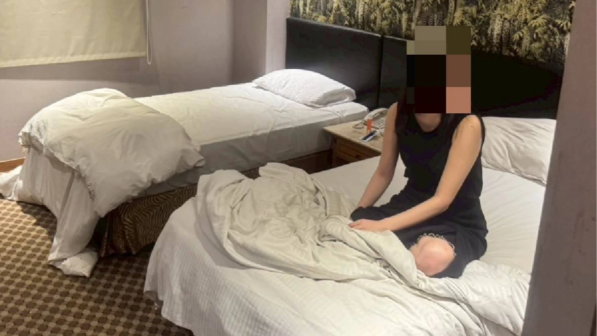 台中警方執行掃黃行動,在一家汽車旅館內驚見現役日本AV女優。民眾提供