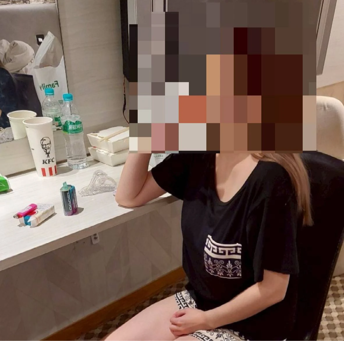 應召站招攬外籍女子以觀光名義來台賣淫。民眾提供