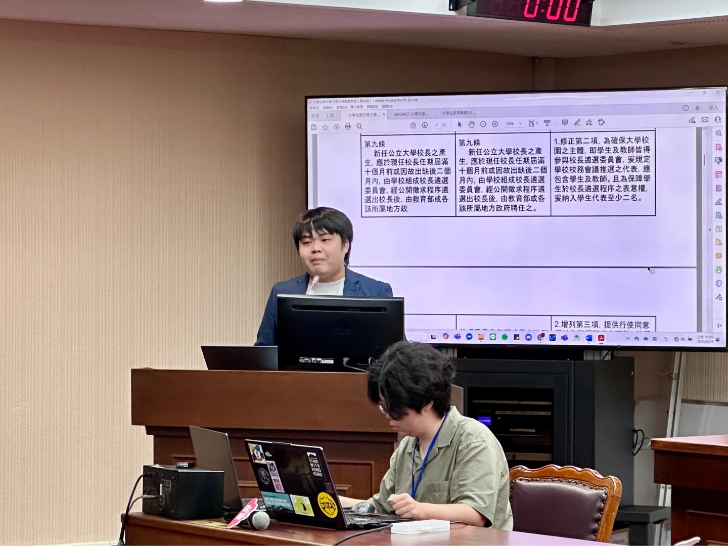 黃莨騰呼籲,評審教師停聘、解聘、不續聘等議案時,應納入學生代表或校外委員。王良博攝