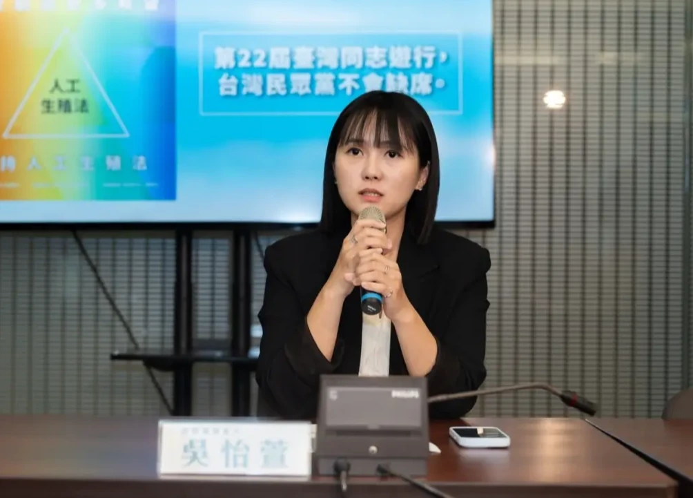 吳怡萱對石崇良揭衛福部長有所質疑。民眾黨提供