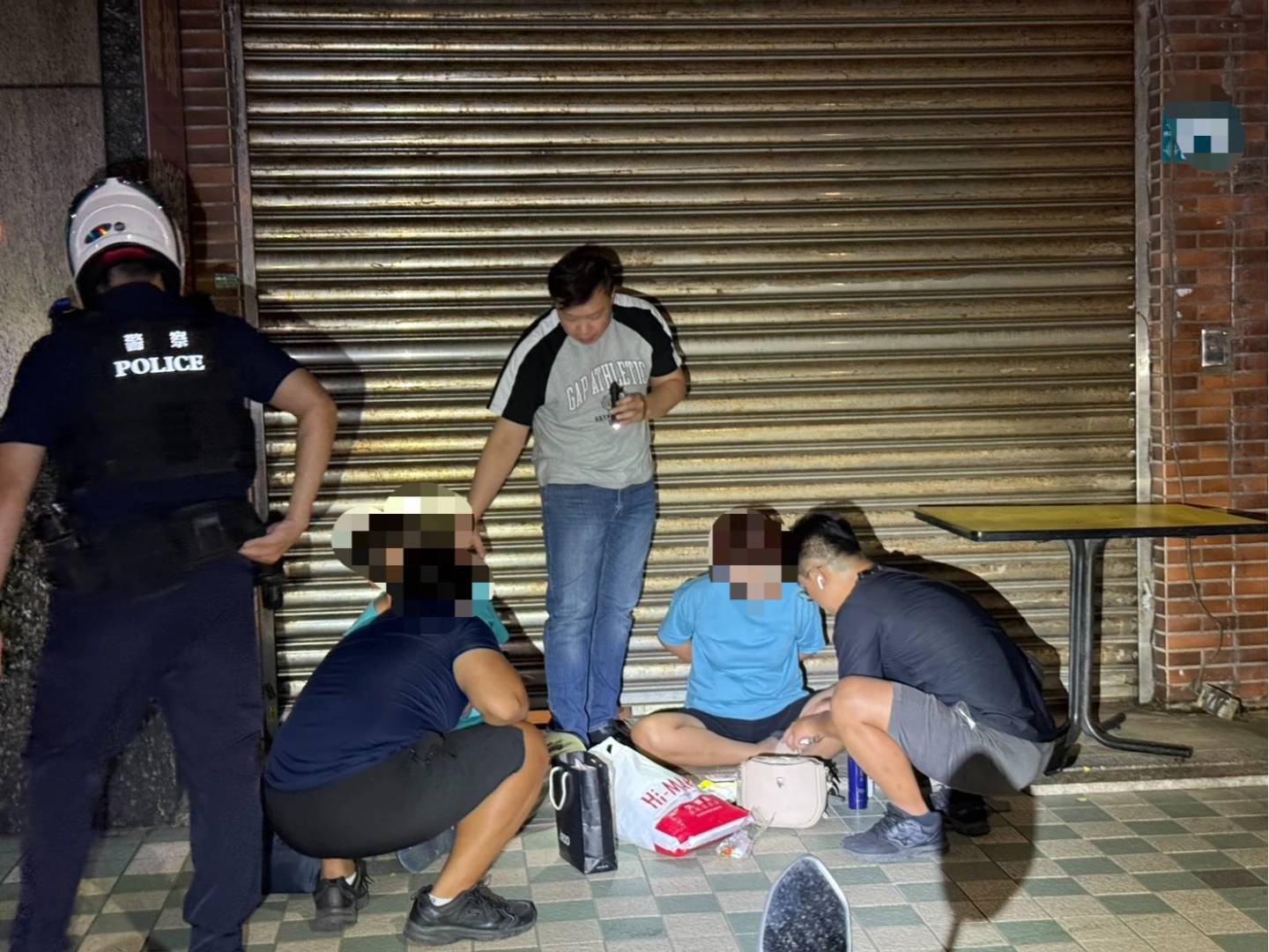 警方昨晚循線在新北林口逮捕肇逃駕駛及乘客,起獲毒品,一併帶回查辦。翻攝畫面