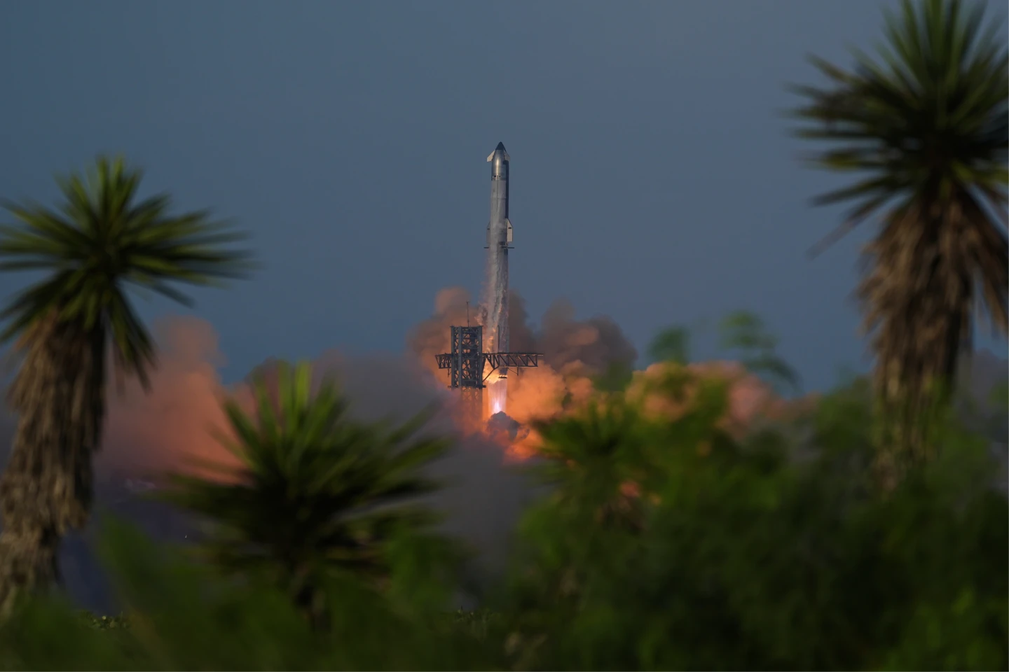 SpaceX巨型火箭「星艦」8月26日自德州的基地升空,成功完成試飛。美聯社