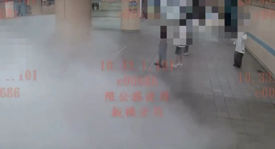 乘客紛紛走避。翻攝畫面