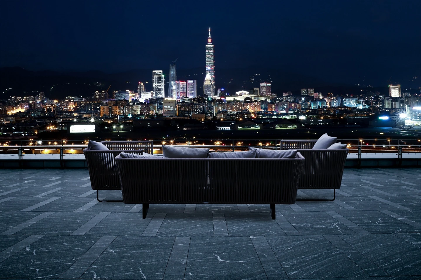 台北萬豪酒店INGE’S Bar & Grill高空景觀餐廳。萬豪提供