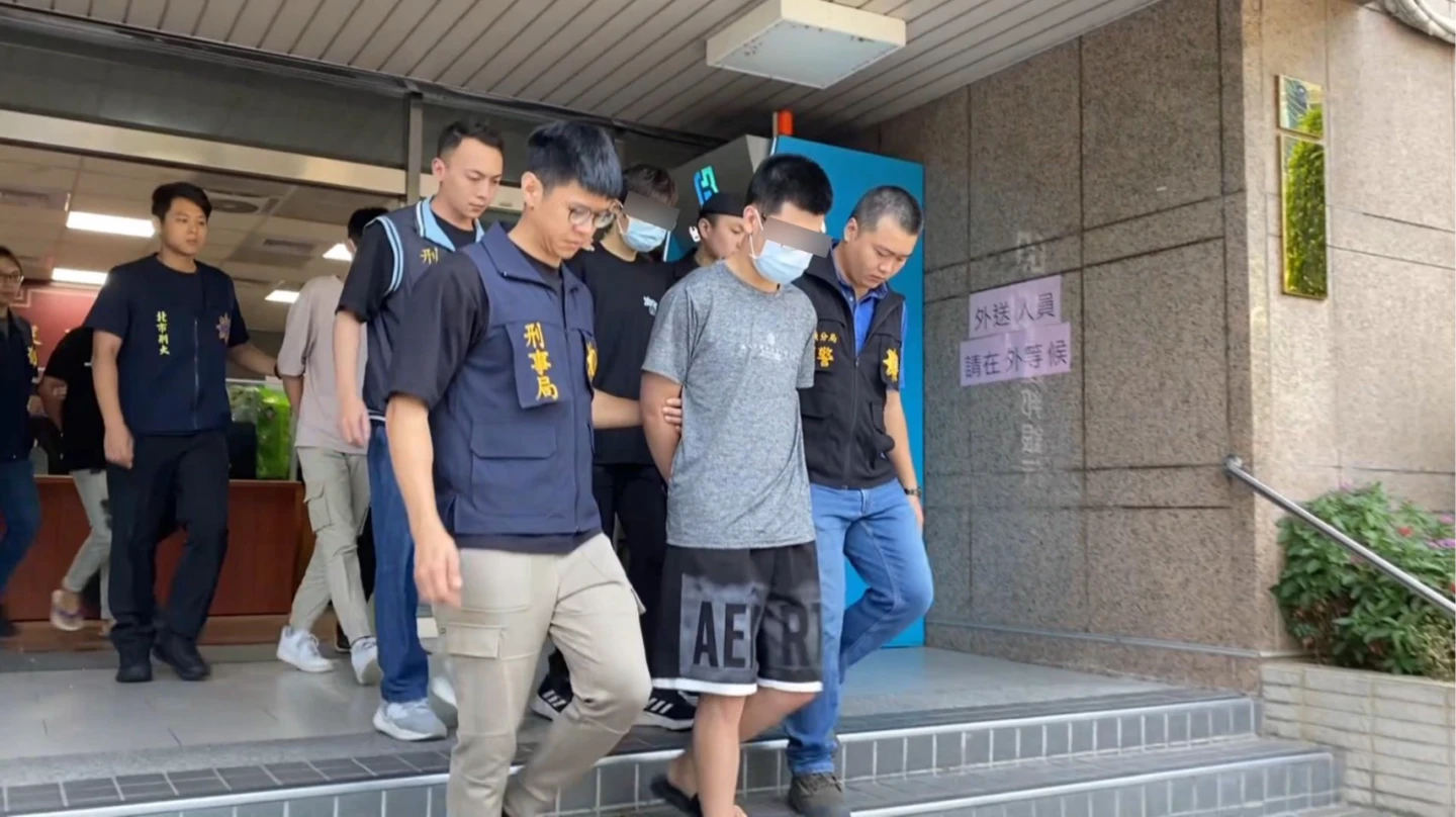 警方訊後將林男、賴男等人,依詐欺、妨害電腦、組織等罪移送法辦。翻攝畫面