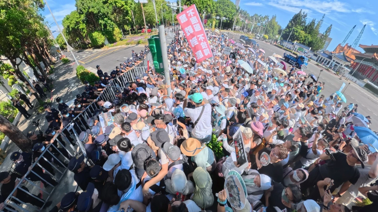 民眾黨今舉行「司法改革公民走讀」活動。民眾黨提供