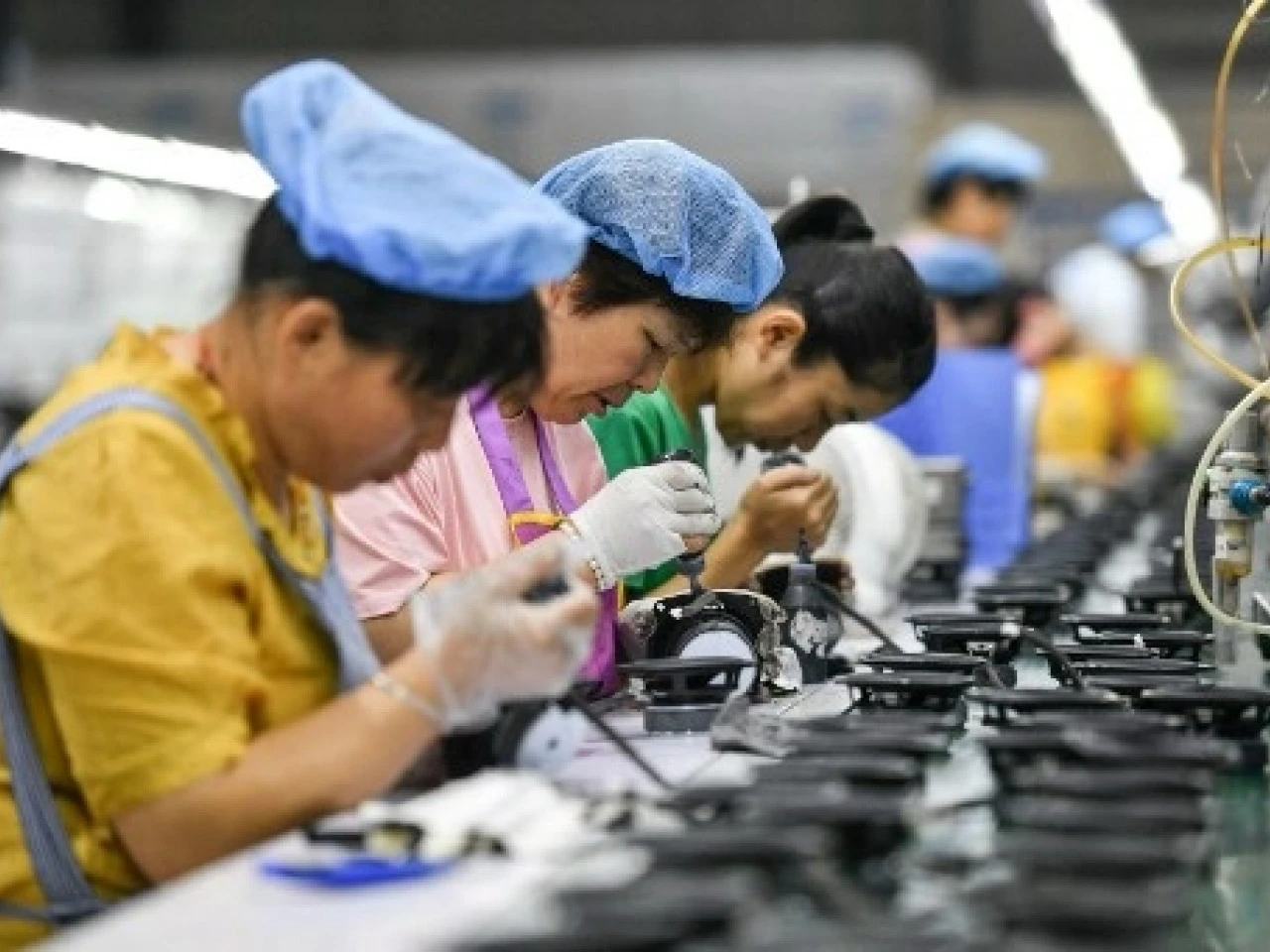 中國製造業PMI連5月處萎縮區間。法新社