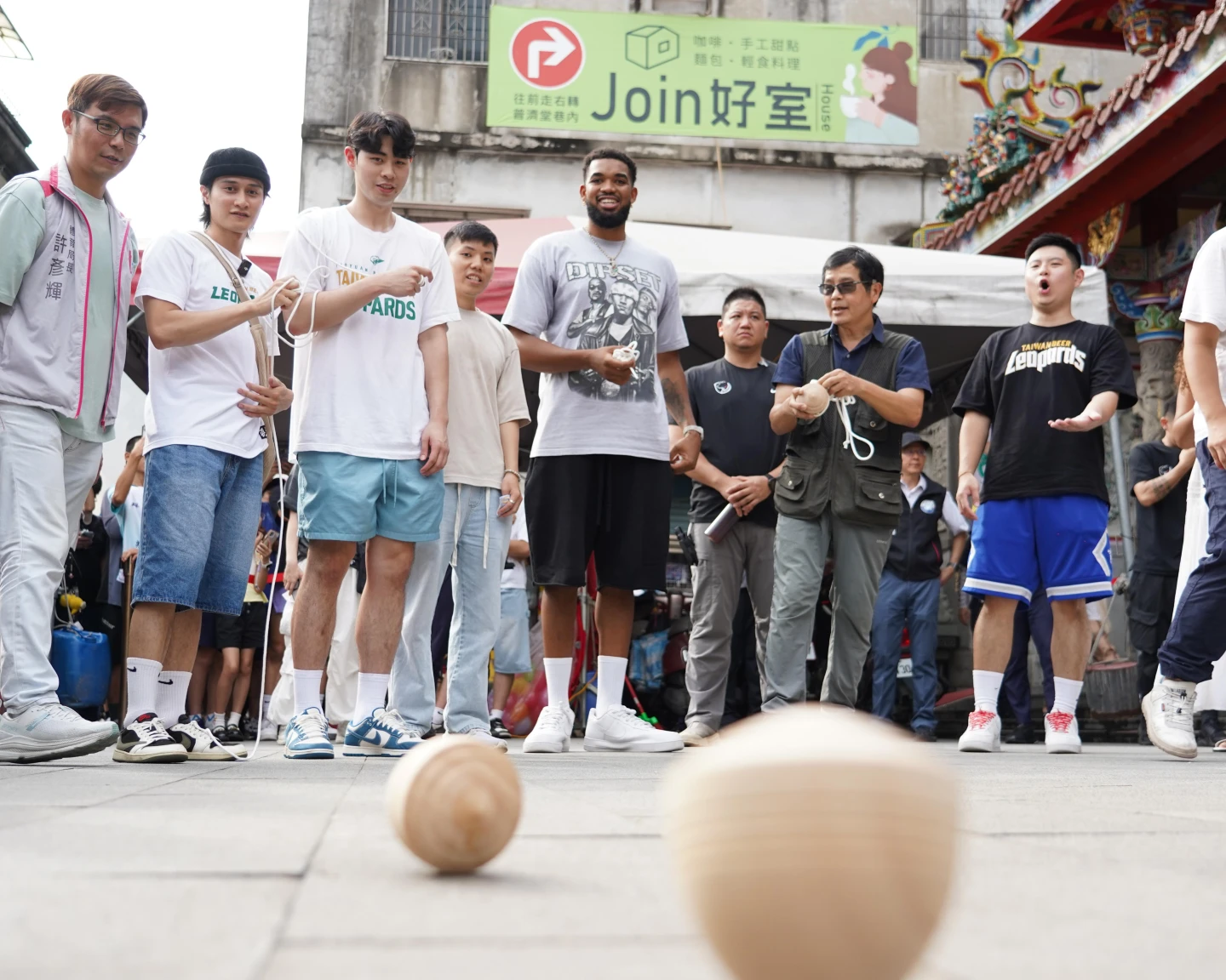唐斯玩陀螺。桃園市觀旅局提供