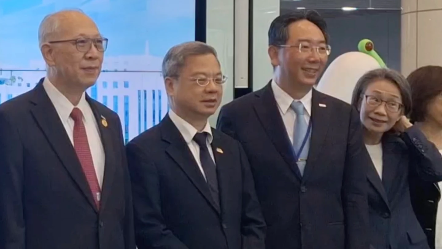 龔明鑫上任後,積極走訪企業,了解產業發展。民眾提供