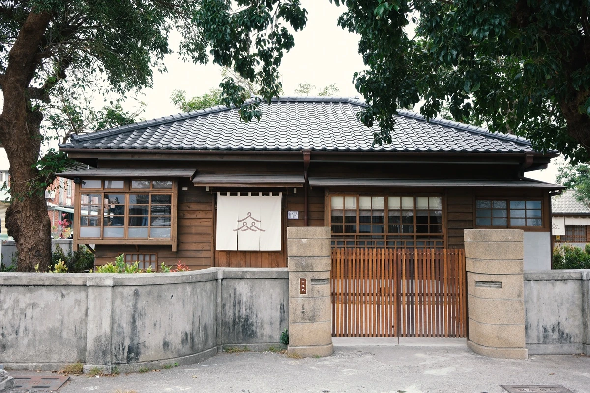 坐落於台東市民權里「北町日式建築宿舍群」的「寶桑町屋」。易遊網提供