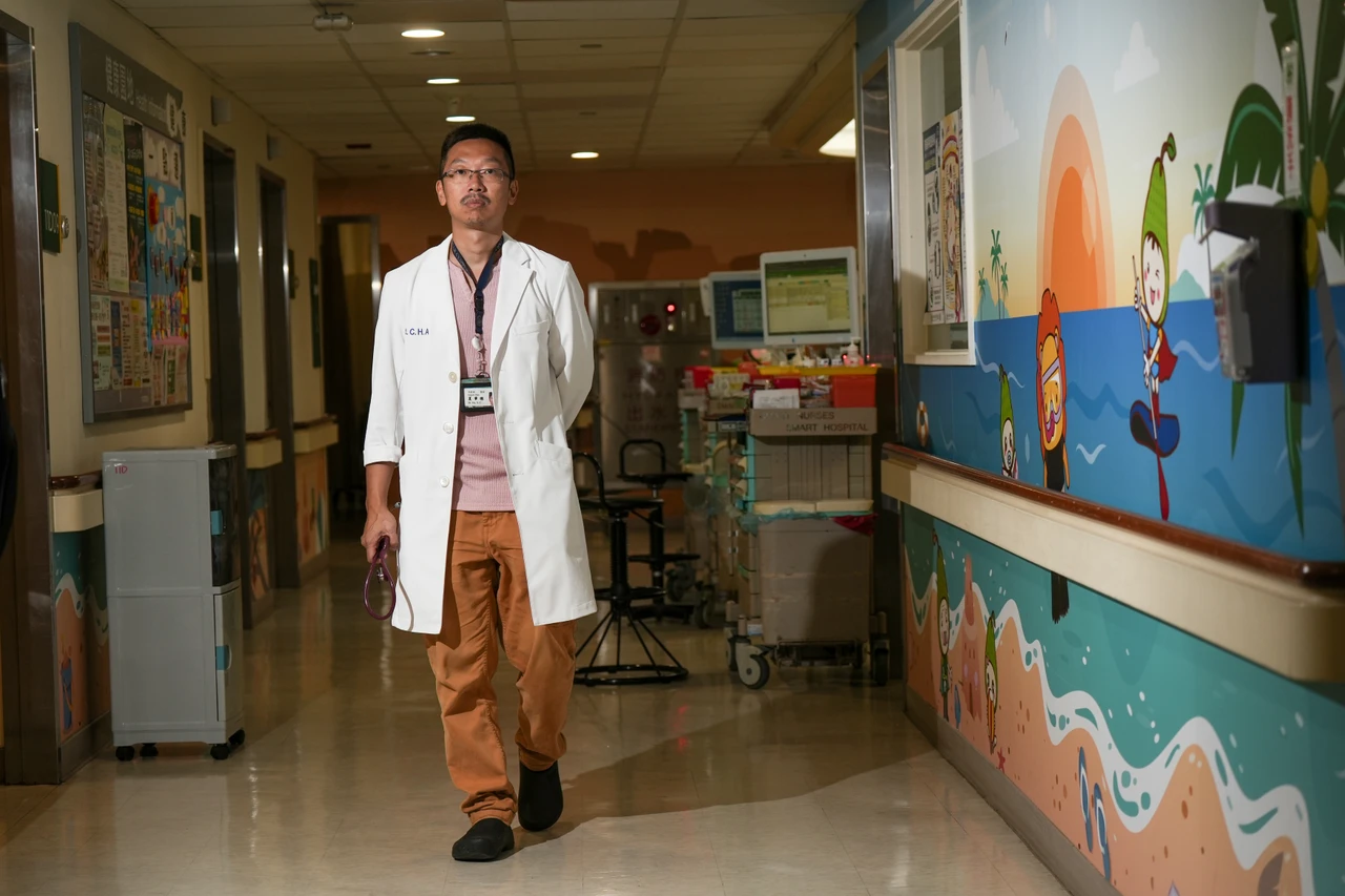 專訪｜熱血兒科醫直衝災難現場！戰地手術、剖腹、躲飛彈　成無國界醫生只因這幕