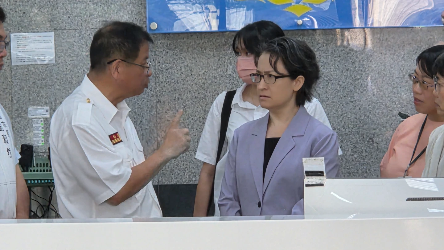 副總統蕭美琴(圖右)、新北市消防局長陳崇岳(圖左)。曾伯愷攝
