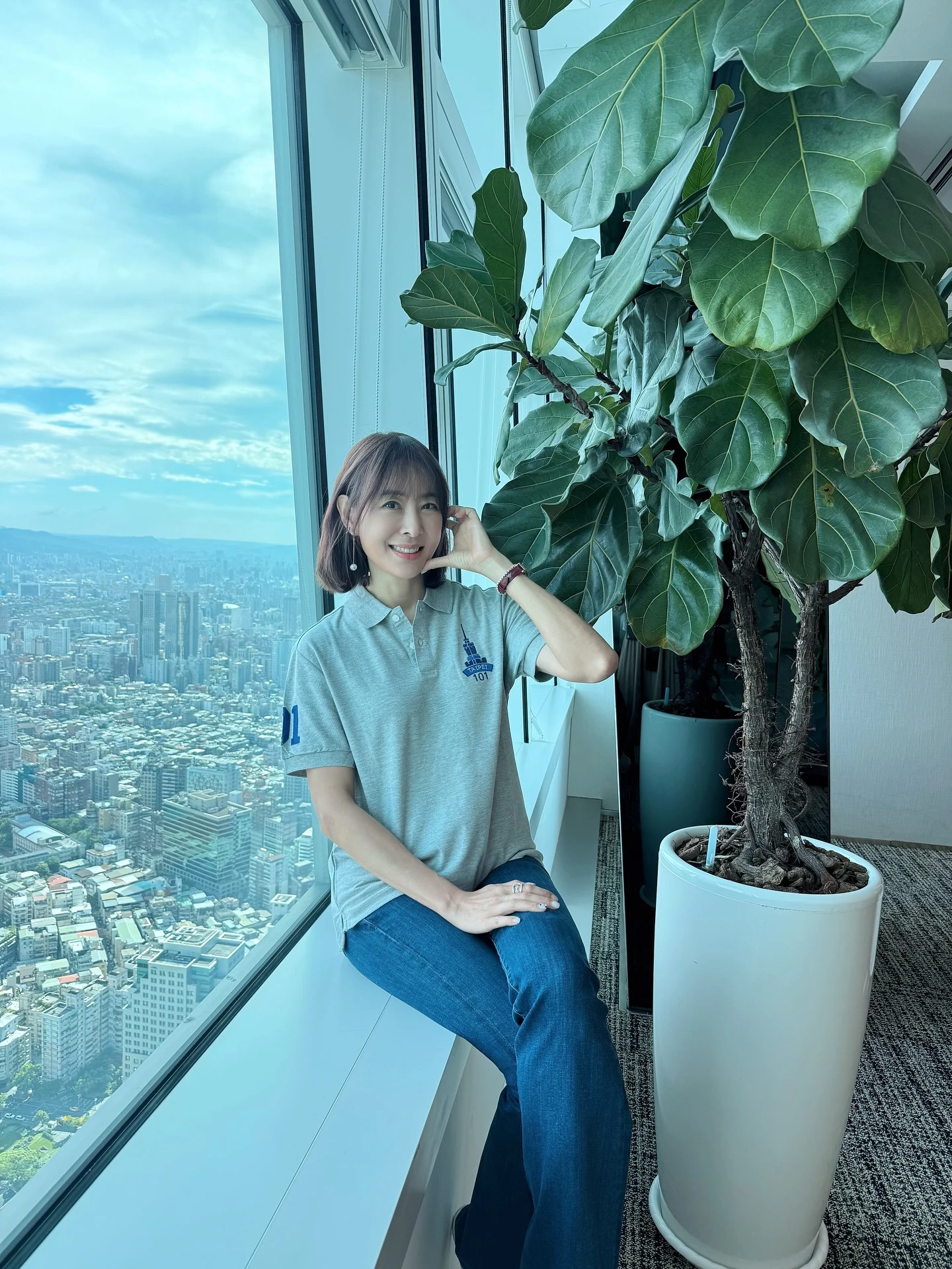 賈永婕代言自家polo衫。取自FB@賈永婕的跑跳人生