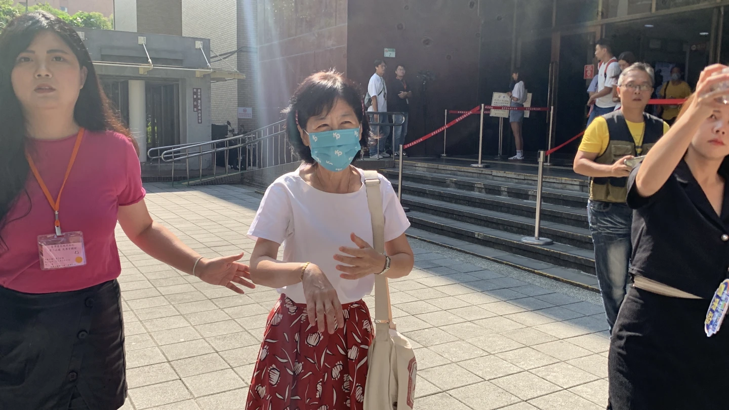 陳佩琪現身法院。丁牧群攝