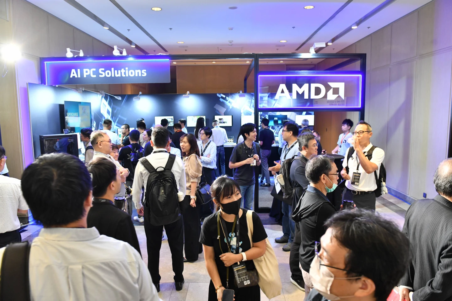 AMD現場產品展示。公司提供