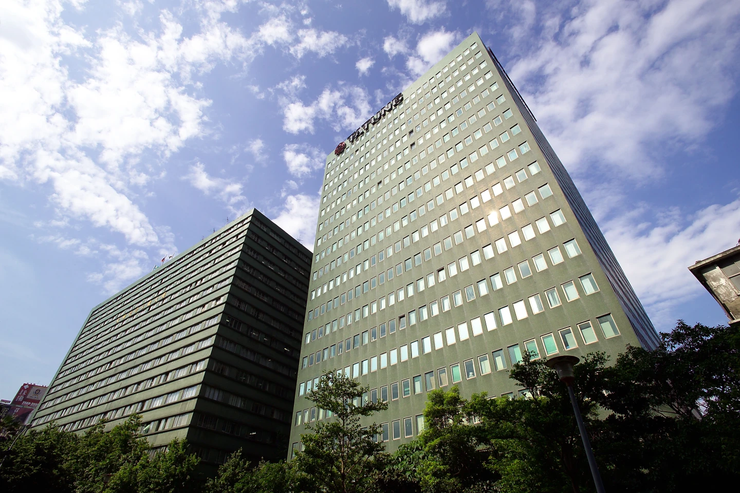 大同再獲高榮台南分院太陽能標案,累計院內裝置容量突破300kWp。大同提供